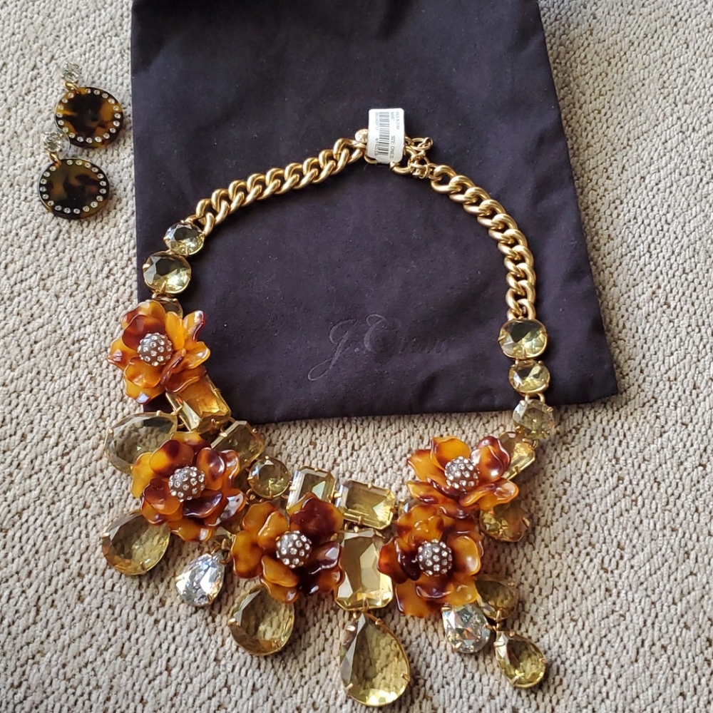 Exquisite J. Crew jewel necklace